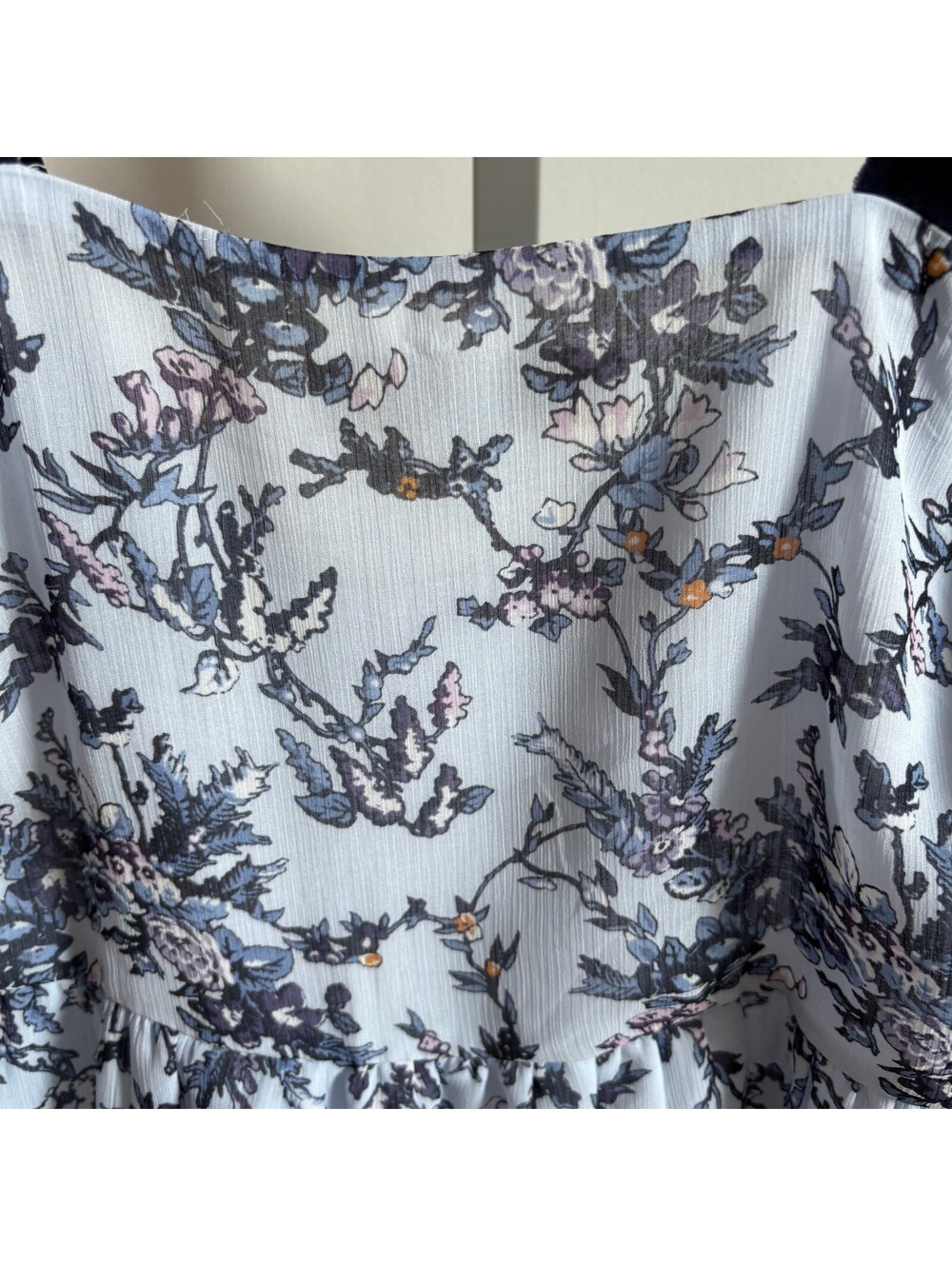 Loft EUC Women's Blue Floral Cold Shoulder Blouse Velvet Straps Size S - Picture 6 of 7